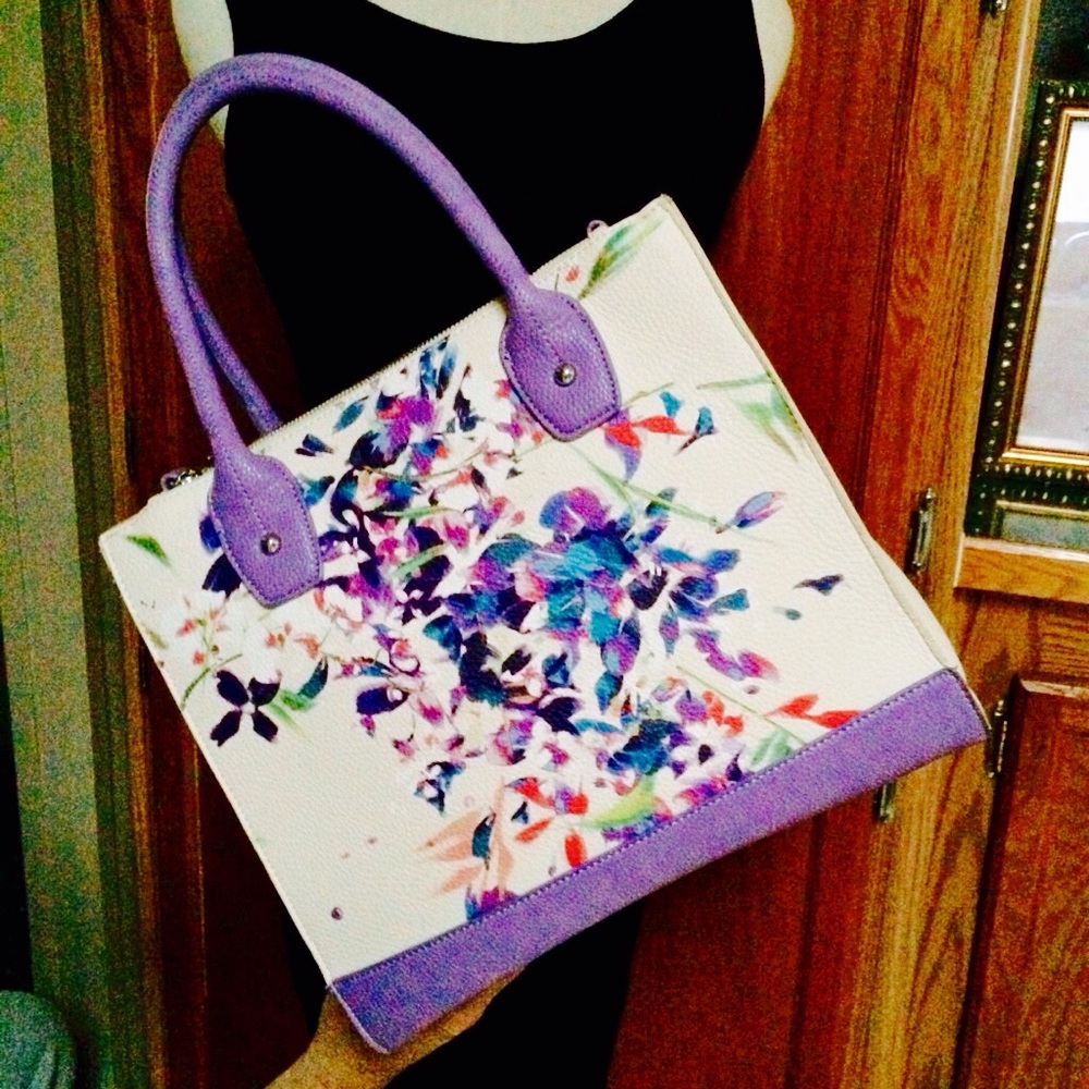 Cute @ Colorful Handbag EUC Nice lining @ hardware